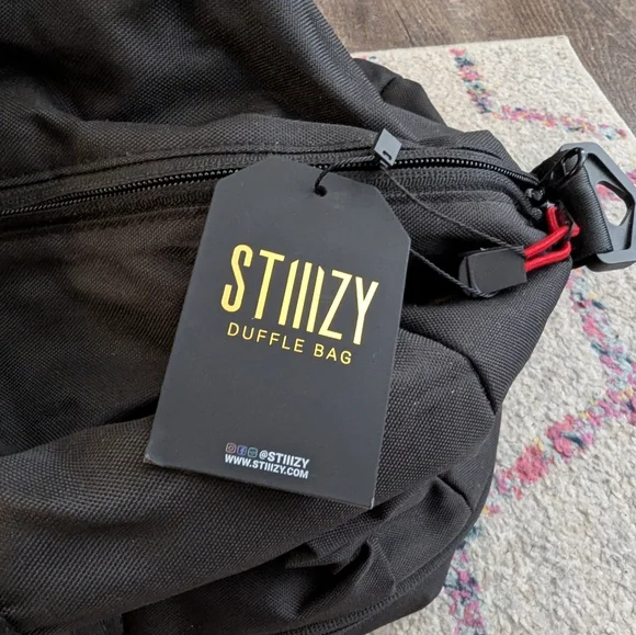 Stiiizy Smell Proof Duffle Bag - Picture 3 of 6
